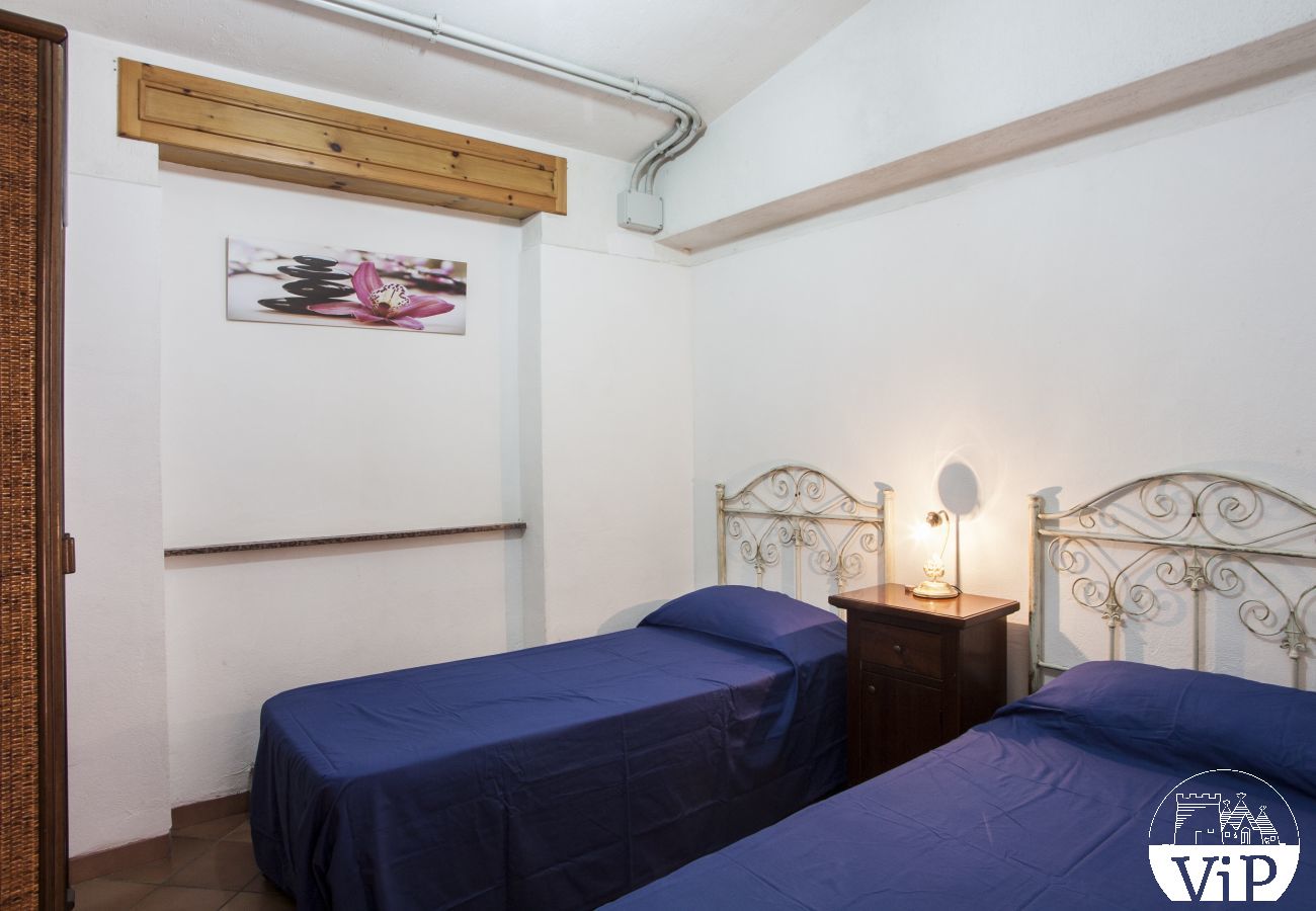 Villa a Specchia - Villa con grande piscina e idromassaggio per gruppo numeroso m350
