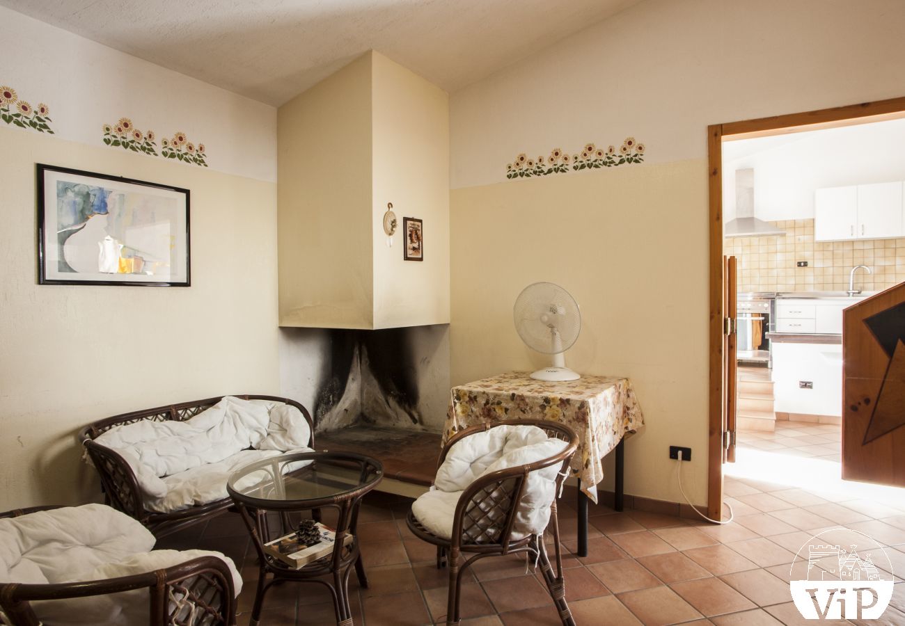 Villa a Specchia - Villa con grande piscina e idromassaggio per gruppo numeroso m350