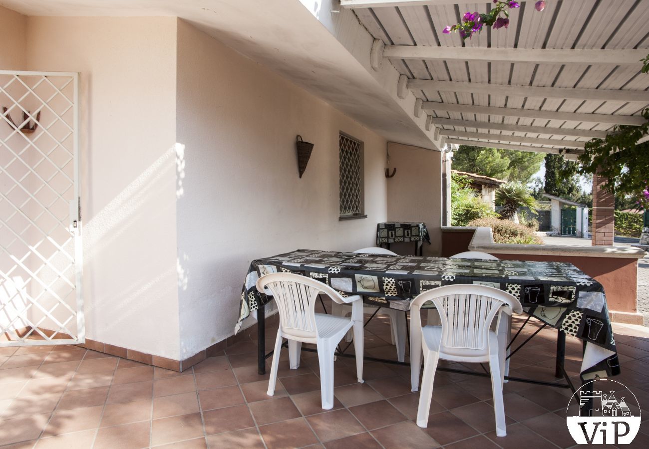 Villa a Specchia - Villa con grande piscina e idromassaggio per gruppo numeroso m350