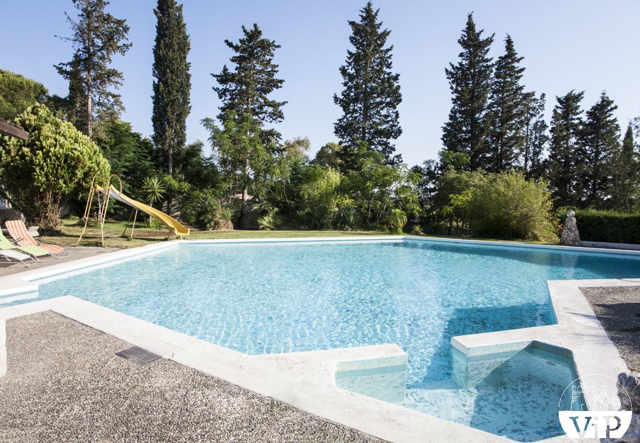 Villa a Specchia - Villa con grande piscina e idromassaggio per gruppo numeroso m350