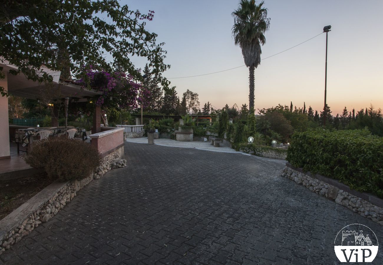 Villa a Specchia - Villa con grande piscina e idromassaggio per gruppo numeroso m350