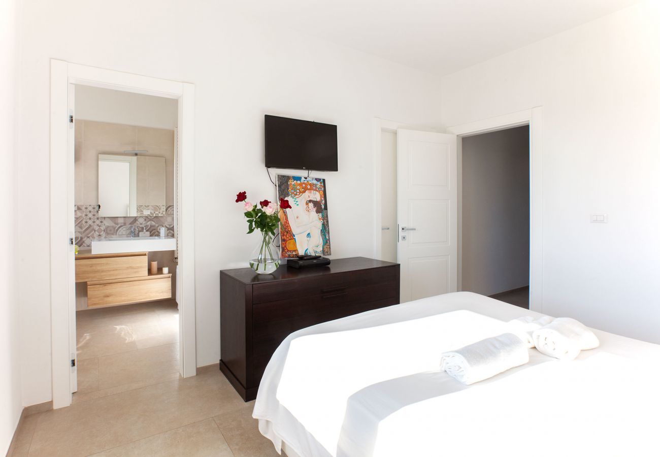 Villa a Ugento - Villa grande piscina privata, 5 camere, 5 bagni, spiagge Ionio Torre San Giovanni, Lido Marini m780