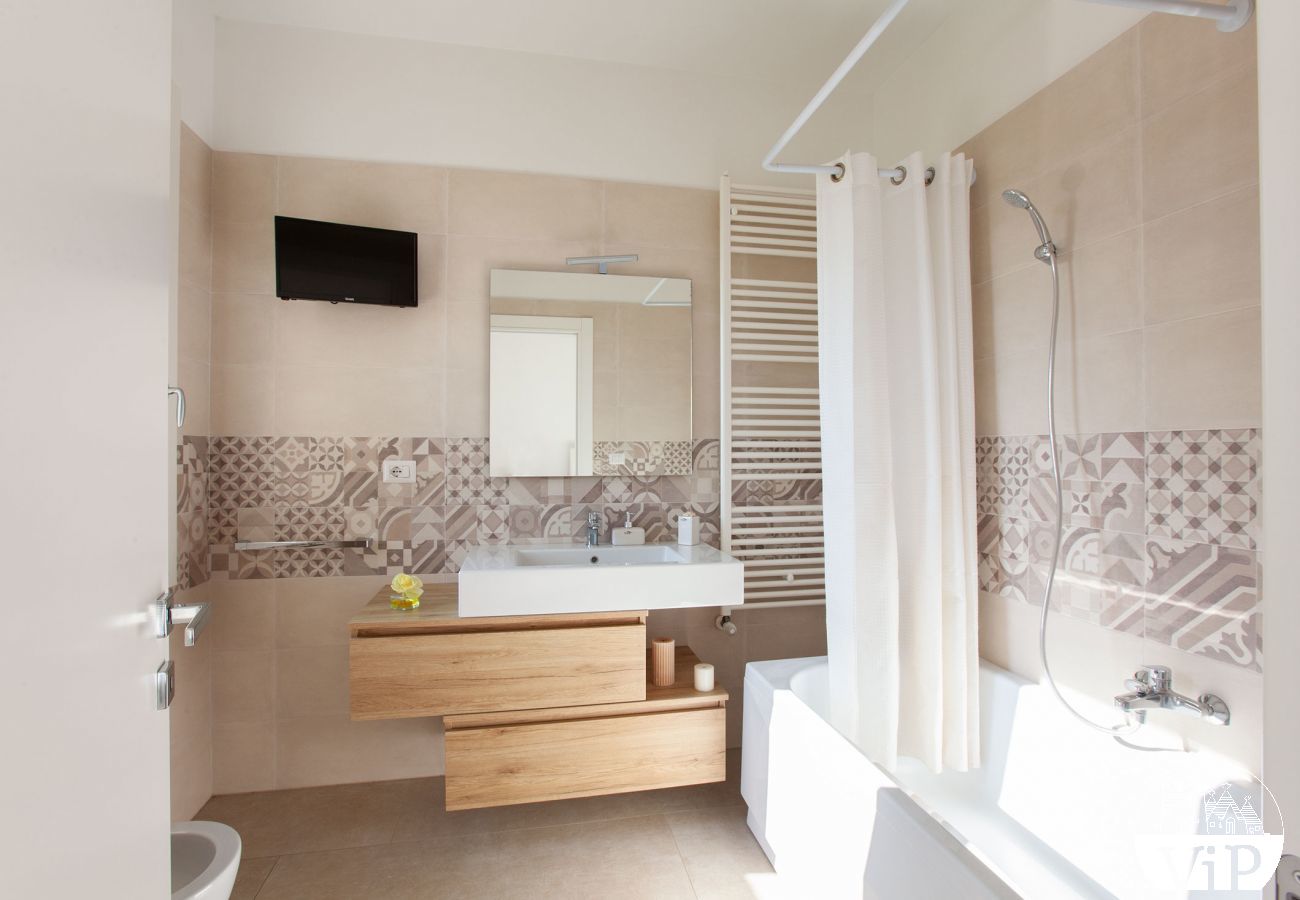 Villa a Ugento - Villa grande piscina privata, 5 camere, 5 bagni, spiagge Ionio Torre San Giovanni, Lido Marini m780