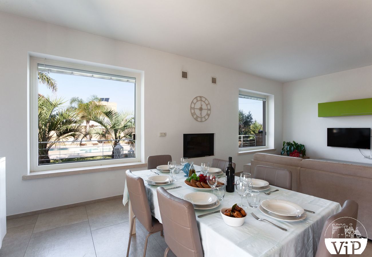 Villa a Ugento - Villa grande piscina privata, 5 camere, 5 bagni, spiagge Ionio Torre San Giovanni, Lido Marini m780