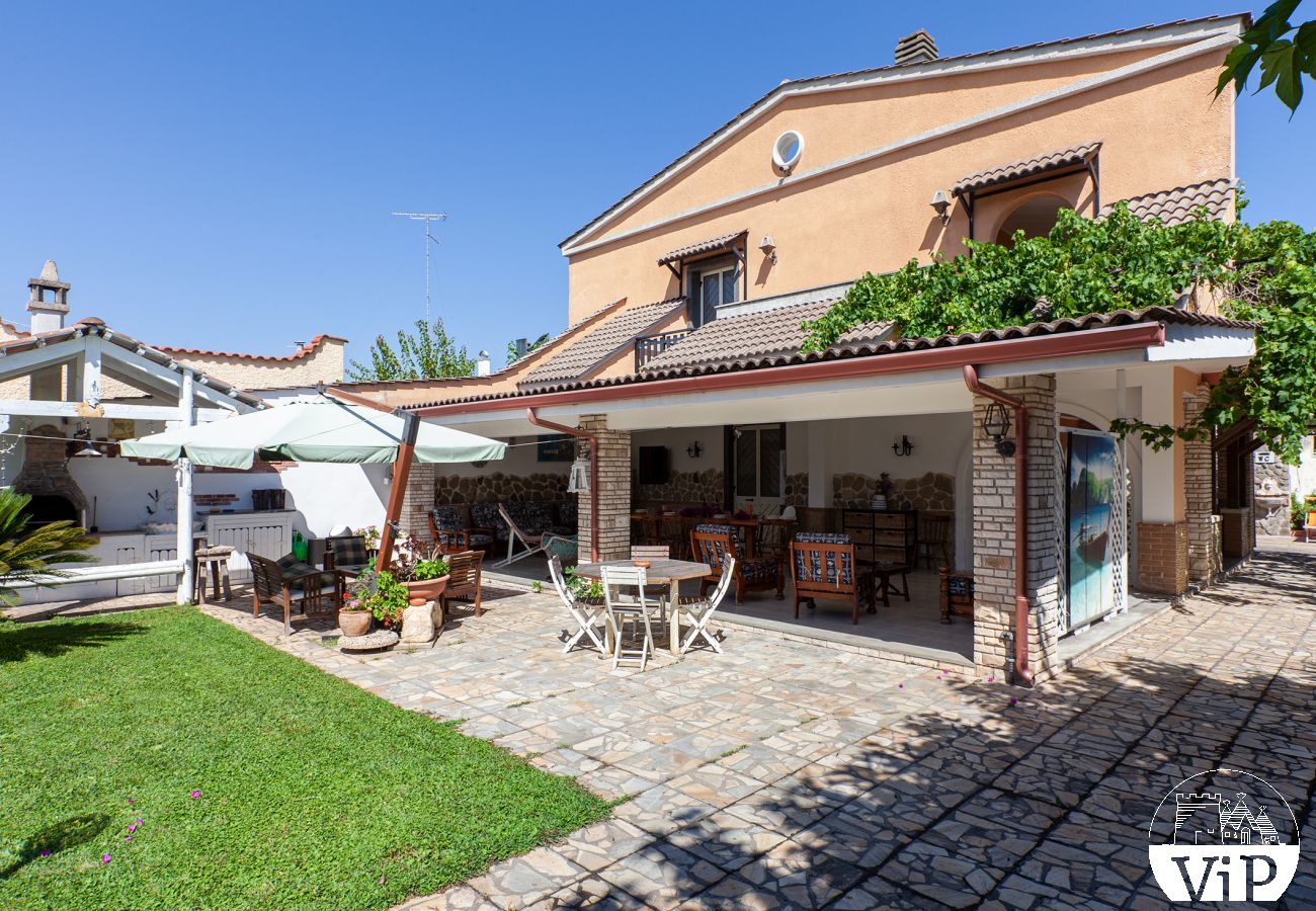 Casa a Spiaggiabella - Villa con giardino e piscina per bambini, vicino spiaggia, 5 camere e 4 bagni, m707