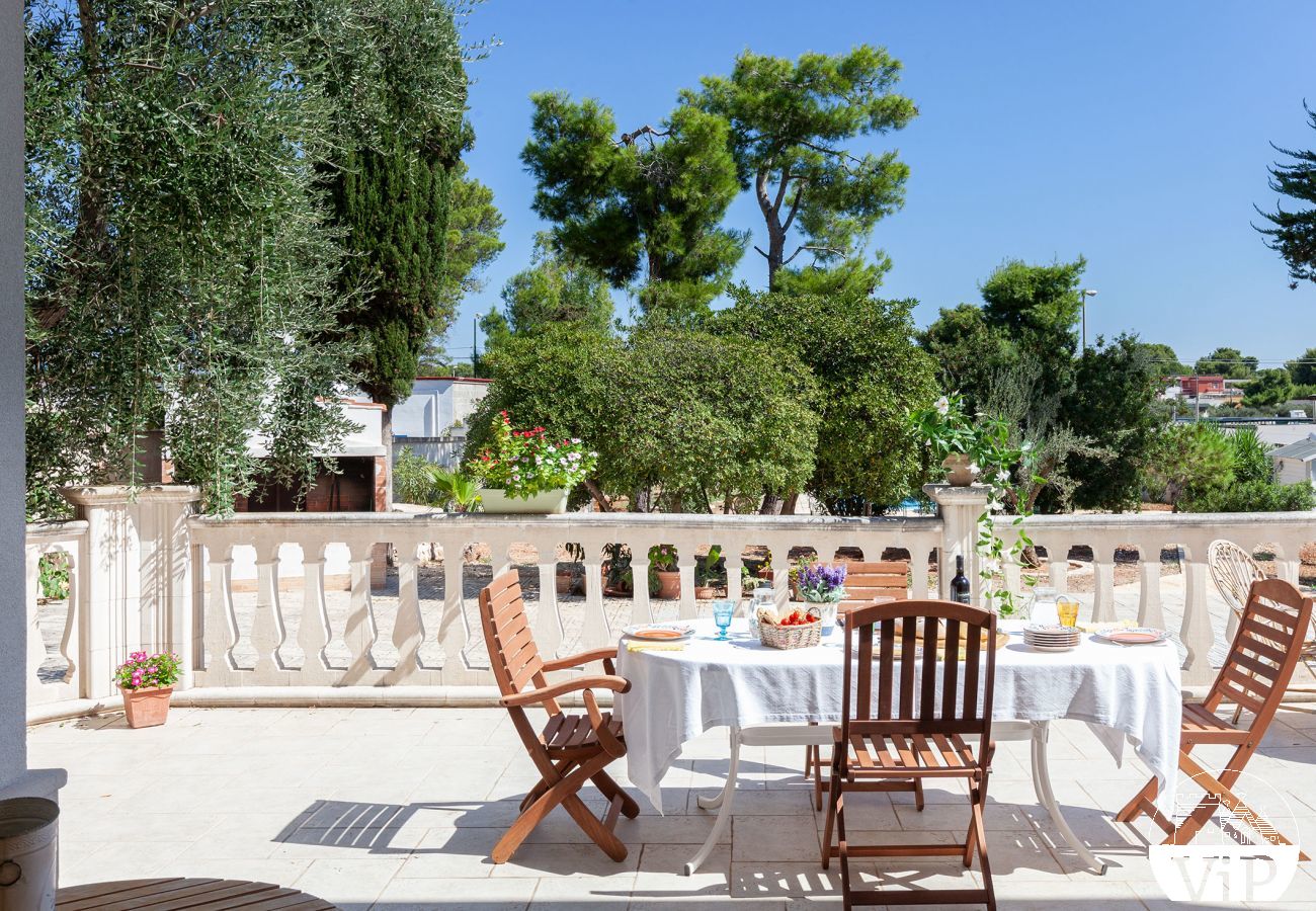 Villa a San Pietro in Bevagna - Villa con piscina,  spiaggia raggiungibile a piedi, S.P. in Bevagna, m280