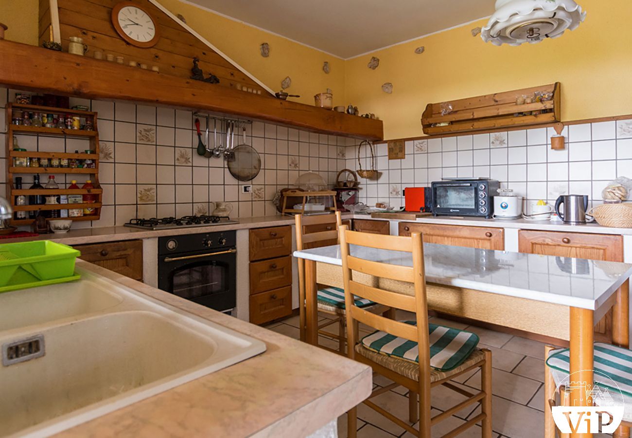 Villa a Muro Leccese - Spaziosa Villa con piscina, 5 camere 5 bagni, m650