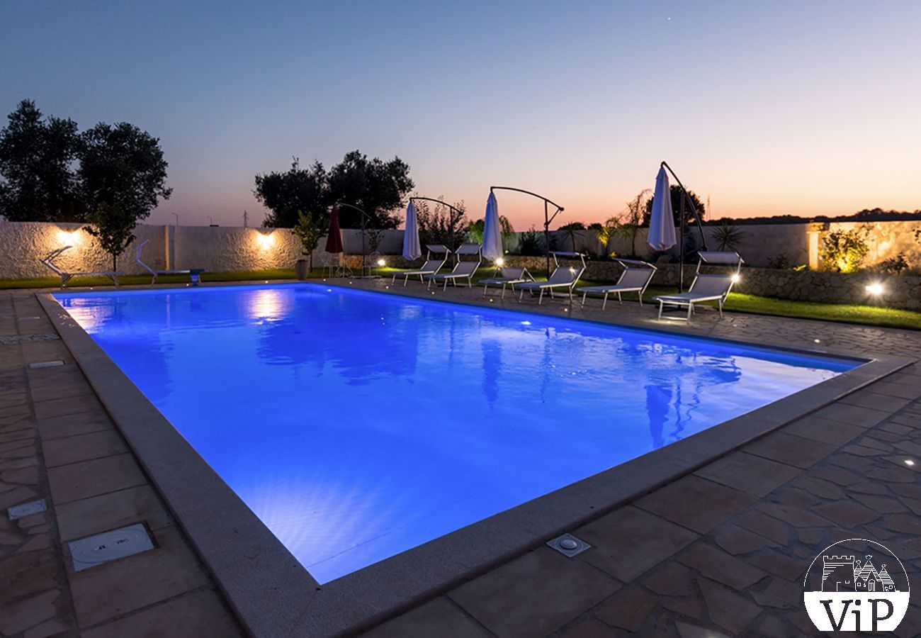Villa a Muro Leccese - Spaziosa Villa con piscina, 5 camere 5 bagni, m650