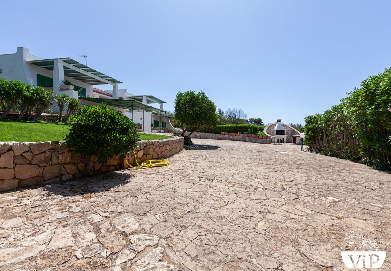 Villa a Torre San Giovanni - Villa vista mare piscina spiaggia 8 camere 4 bagni m450