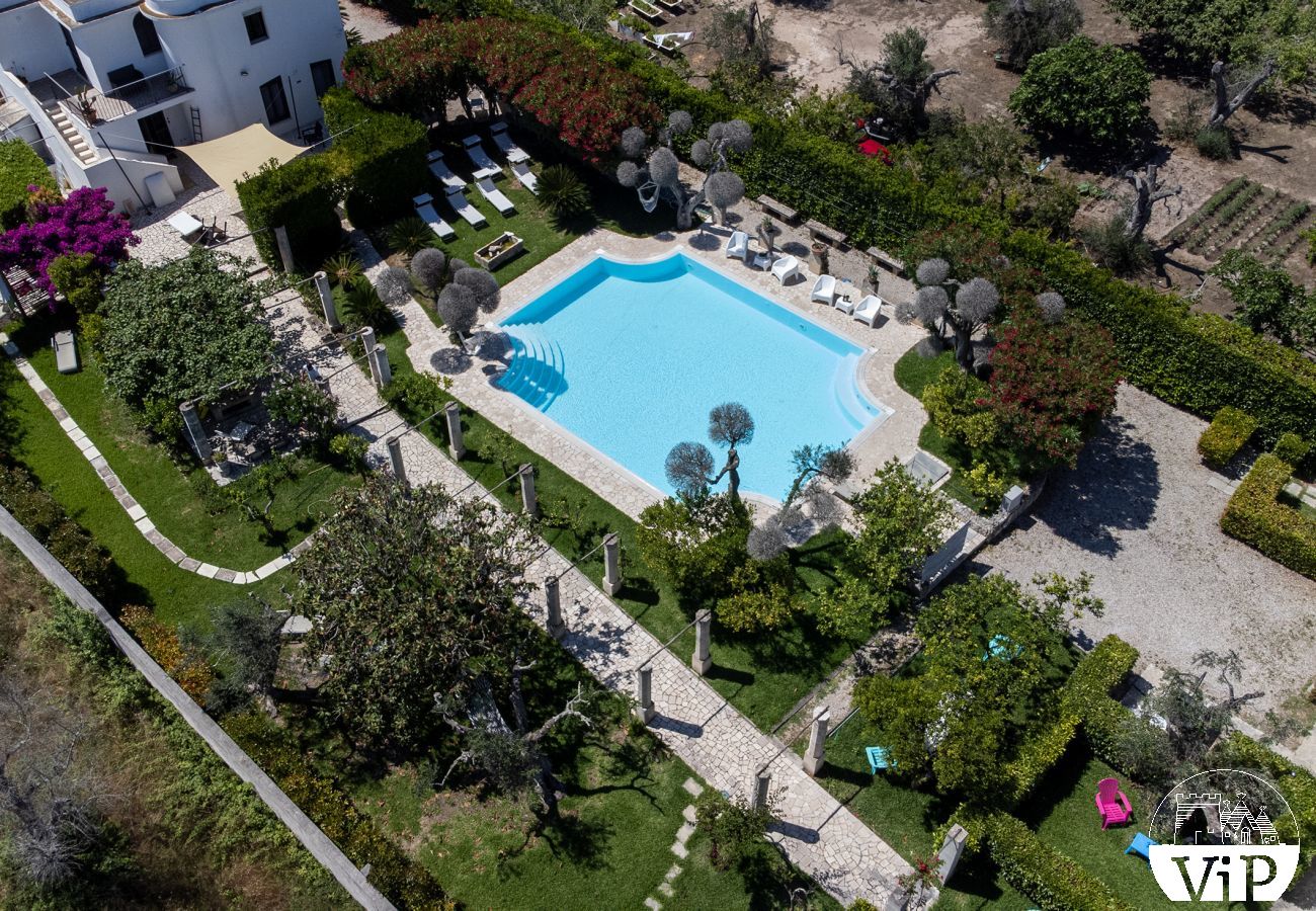 Villa a San Foca - Affitto villa pugliese campagna piscina mare m180