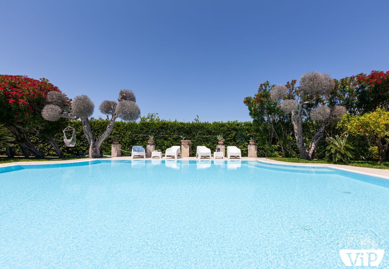 Villa a San Foca - Affitto villetta con utilizzo piscina vicino mare m185