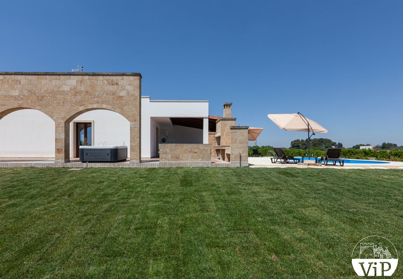 Villa a Galatina - Villa con piscina, idromassaggio, sauna, biliardo m860