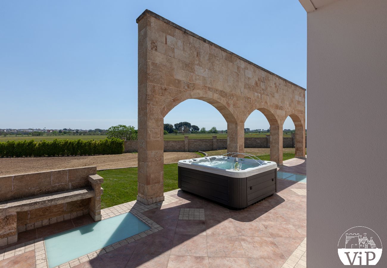 Villa a Galatina - Villa con piscina, idromassaggio, sauna, biliardo m860