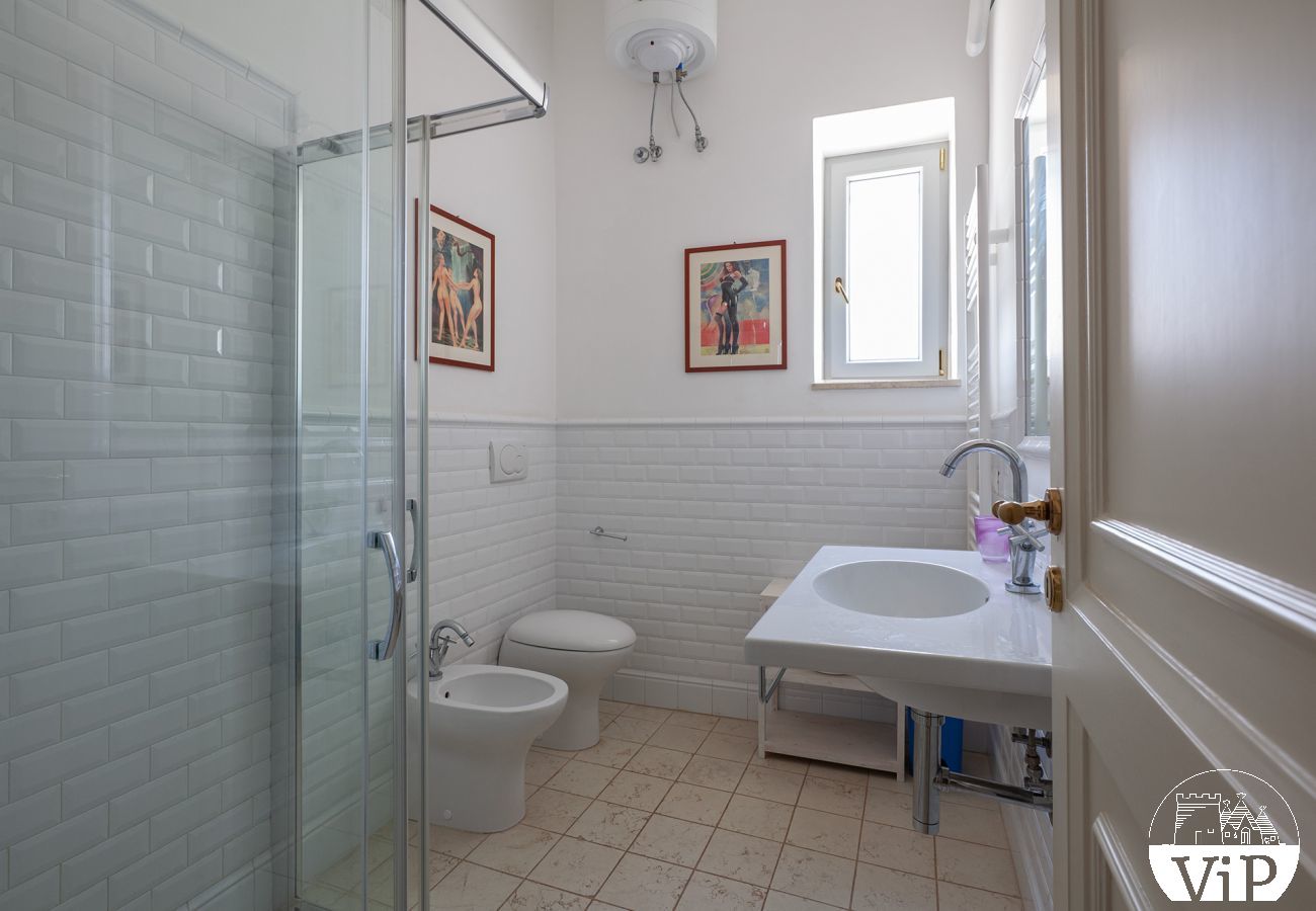 Villa a Galatina - Villa 6 camere e 6 bagni con piscina privata m880