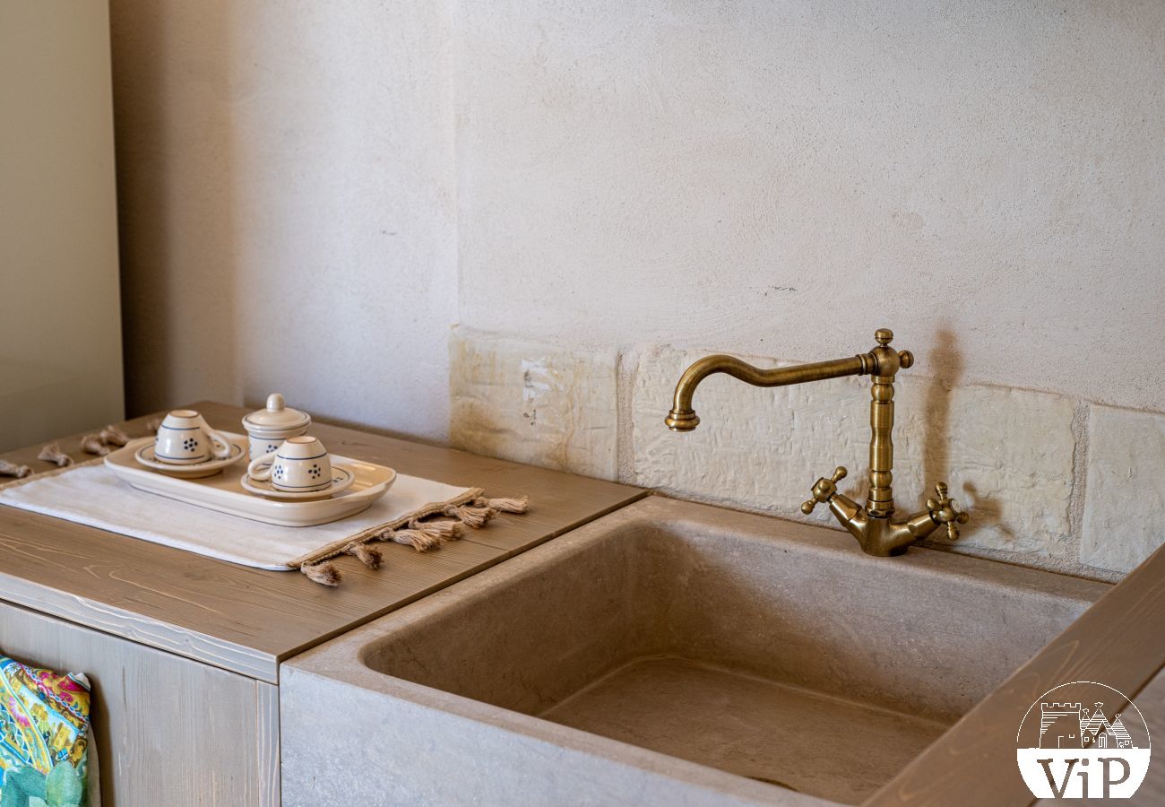 Villa a Castrignano de´ Greci - Villa piscina trullo vasca riscaldata 5 bagni m580