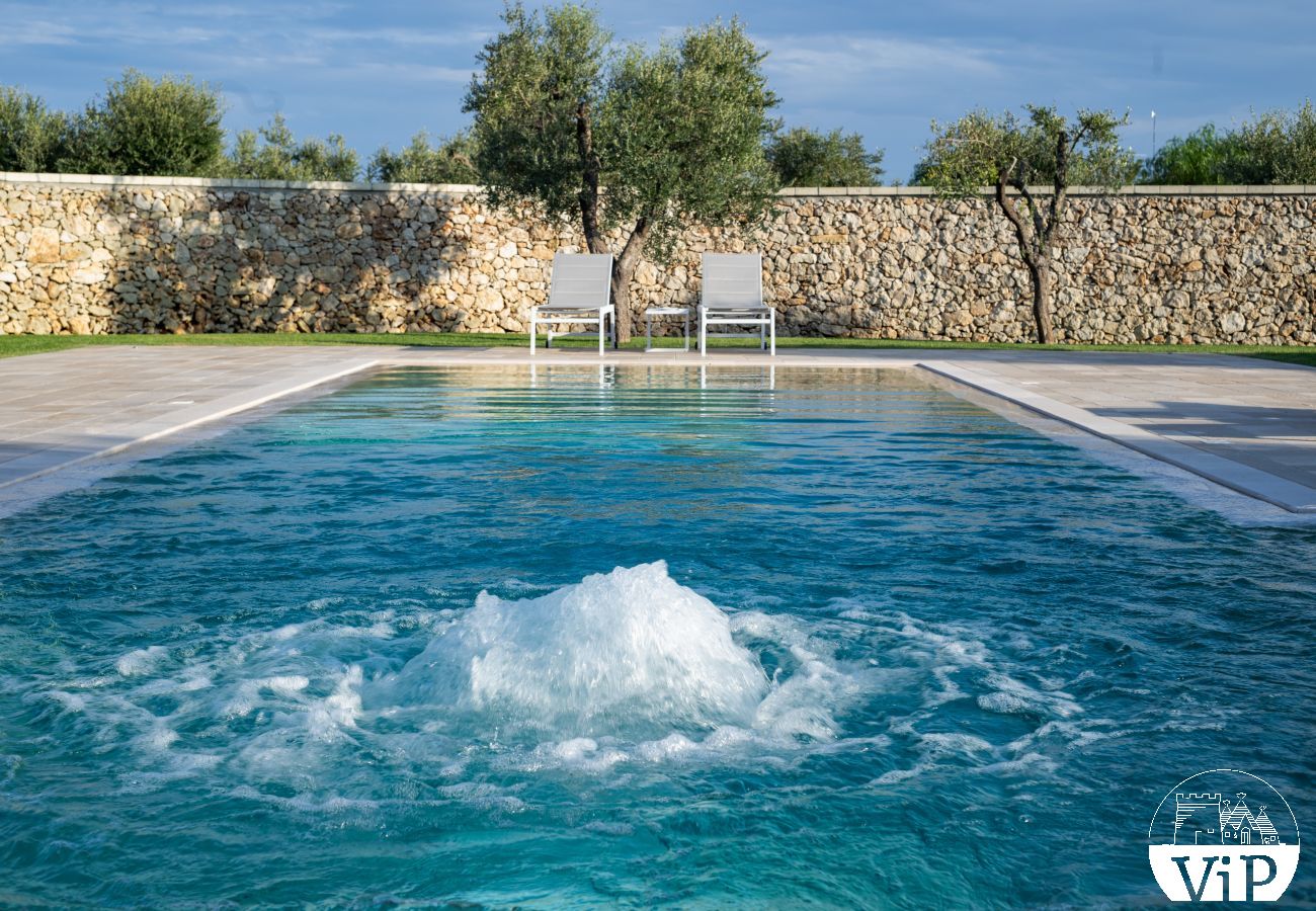 Villa a Castrignano de´ Greci - Villa piscina trullo vasca riscaldata 5 bagni m580