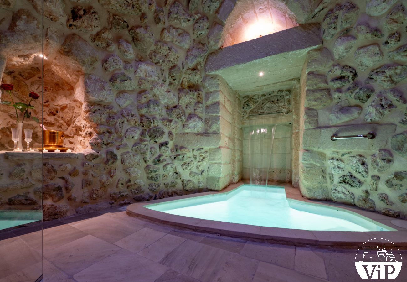 Villa a Castrignano de´ Greci - Villa piscina trullo vasca riscaldata 5 bagni m580