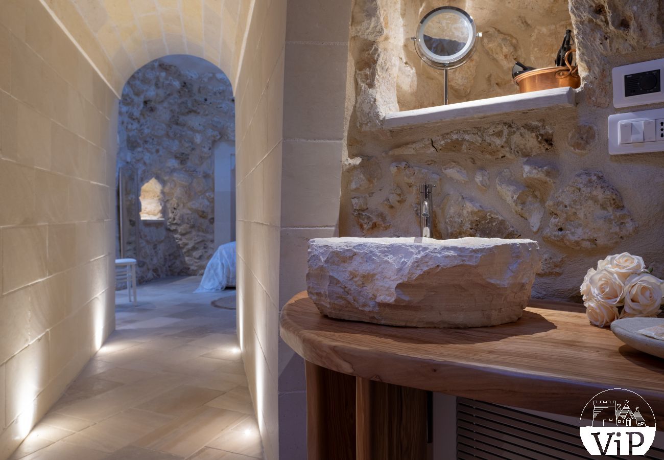 Villa a Castrignano de´ Greci - Villa piscina trullo vasca riscaldata 5 bagni m580