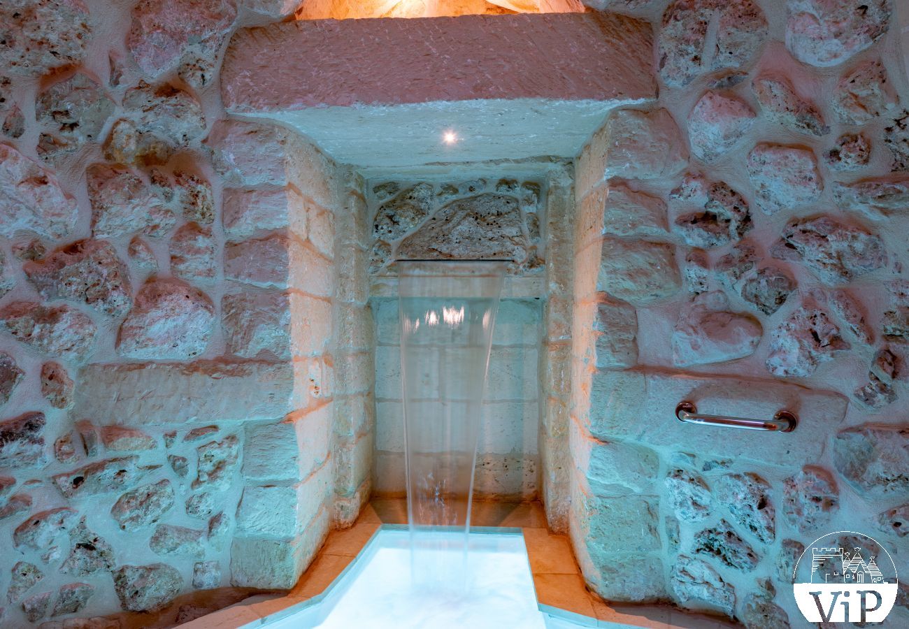 Villa a Castrignano de´ Greci - Villa piscina trullo vasca riscaldata 5 bagni m580