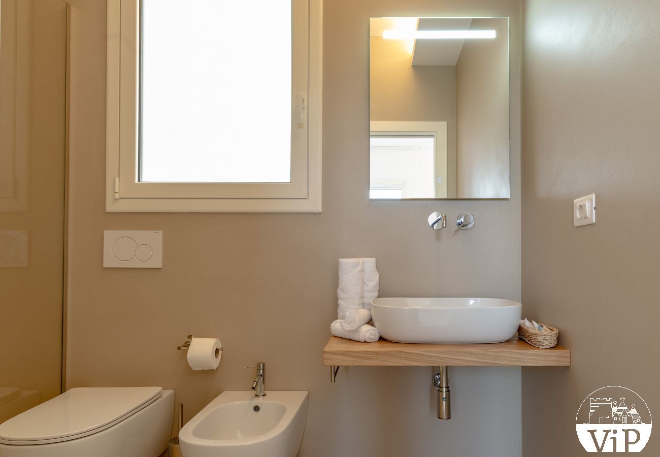 Villa a Castrignano de´ Greci - Villa piscina trullo vasca riscaldata 5 bagni m580