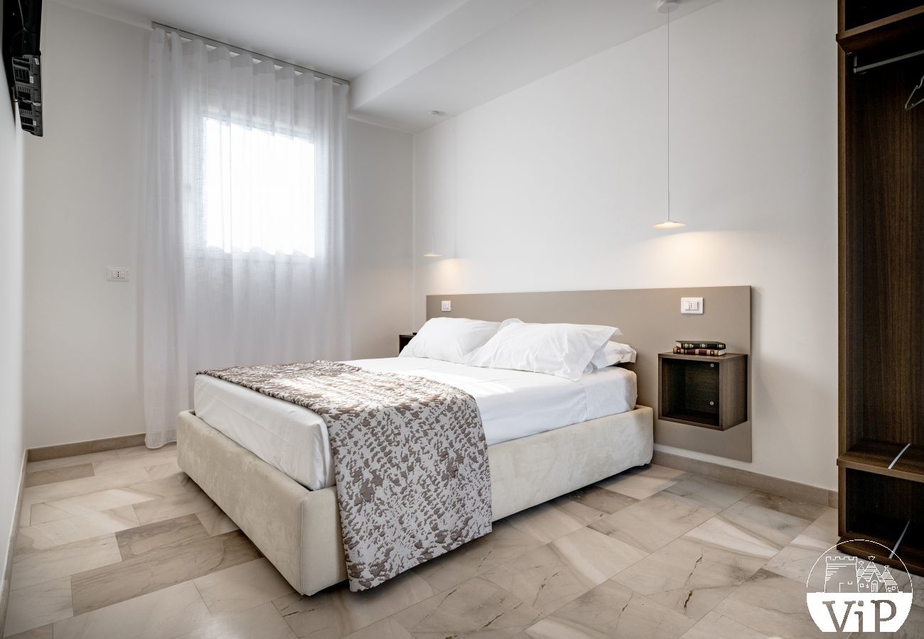 Villa a Castrignano de´ Greci - Villa piscina trullo vasca riscaldata 5 bagni m580