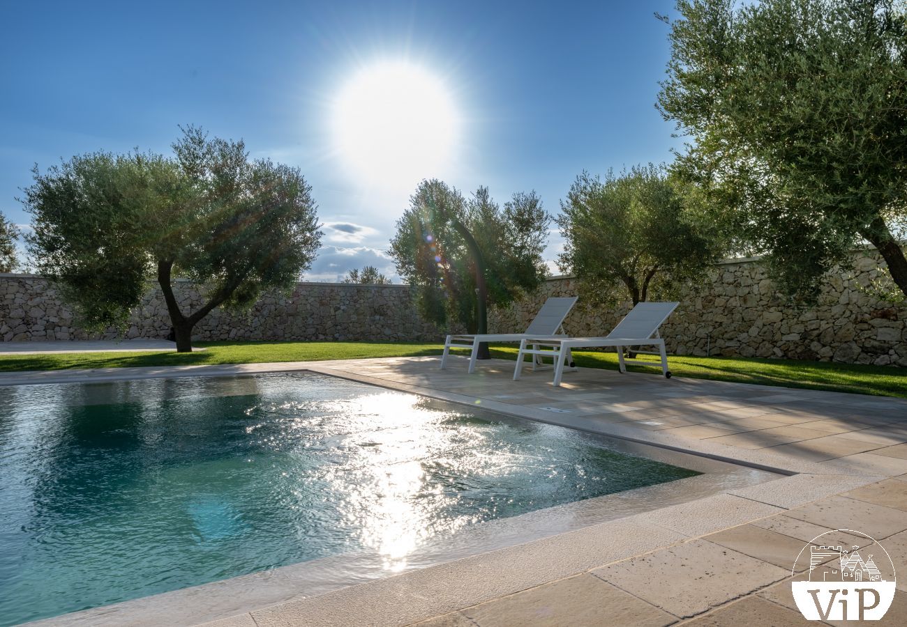 Villa a Castrignano de´ Greci - Villa piscina trullo vasca riscaldata 5 bagni m580