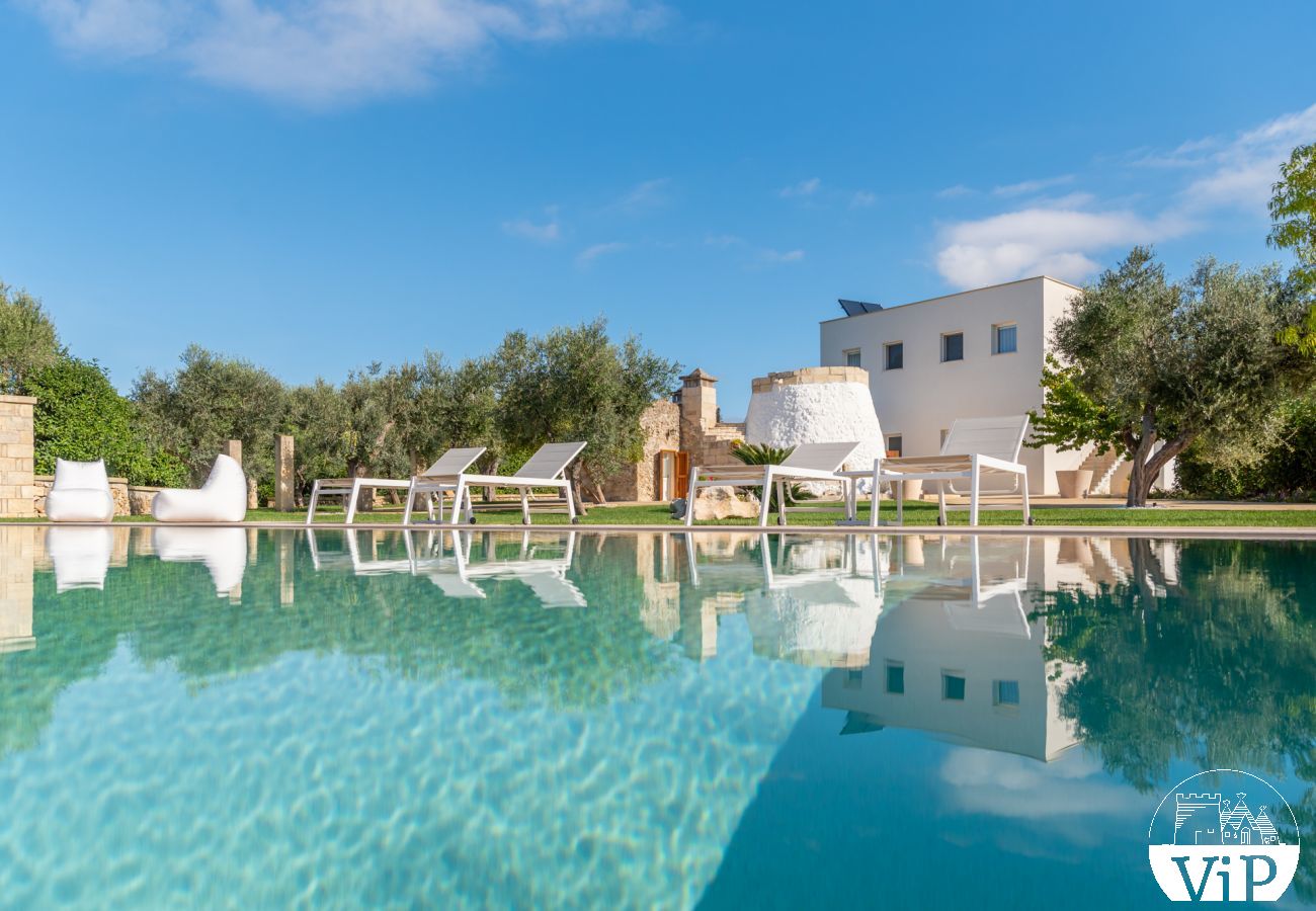 Villa a Castrignano de´ Greci - Villa piscina trullo vasca riscaldata 5 bagni m580