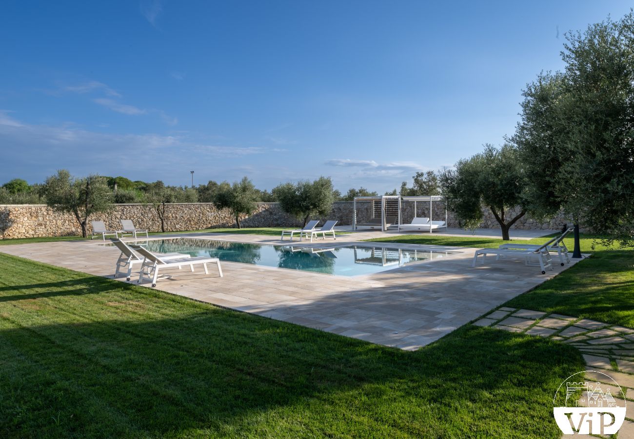 Villa a Castrignano de´ Greci - Villa piscina trullo vasca riscaldata 5 bagni m580