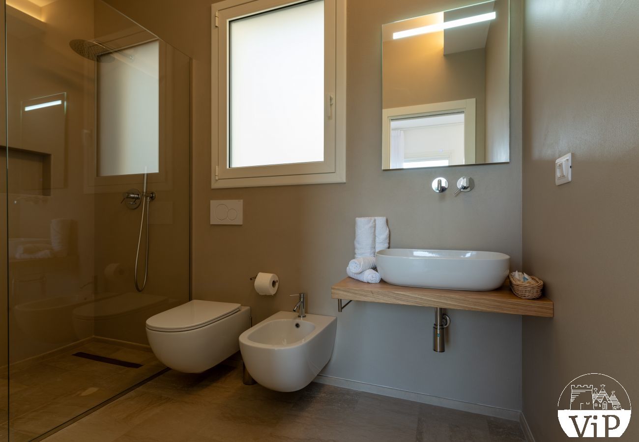 Villa a Castrignano de´ Greci - Villa piscina trullo vasca riscaldata 5 bagni m580