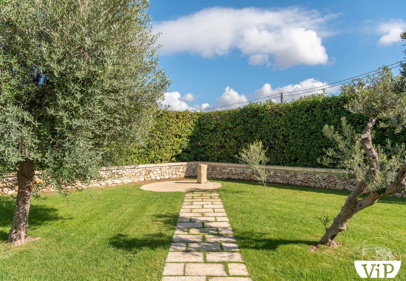 Villa a Castrignano de´ Greci - Villa piscina trullo vasca riscaldata 5 bagni m580
