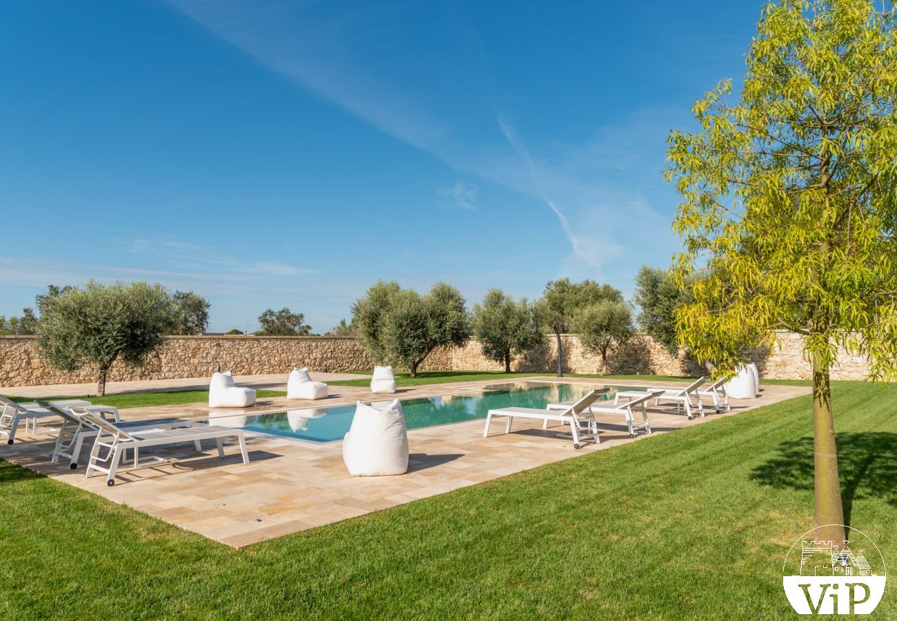 Villa a Castrignano de´ Greci - Villa piscina trullo vasca riscaldata 5 bagni m580