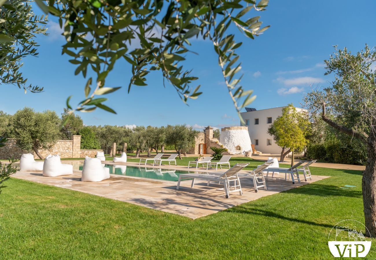 Villa a Castrignano de´ Greci - Villa piscina trullo vasca riscaldata 5 bagni m580