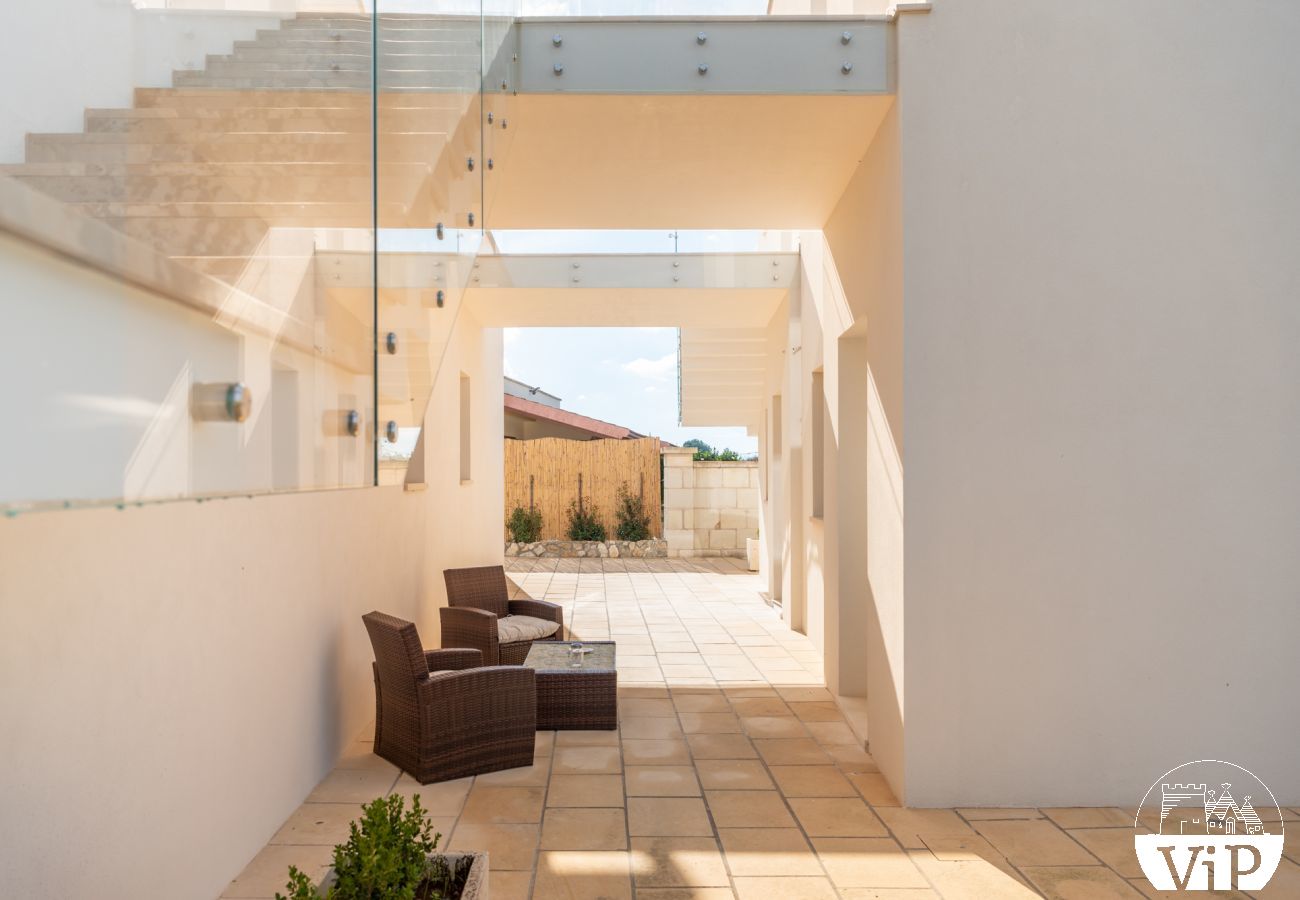 Villa a Castrignano de´ Greci - Villa piscina trullo vasca riscaldata 5 bagni m580