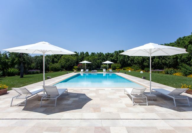 Villa a Galatina - Villa ottocentesca grande piscina e giardino v800