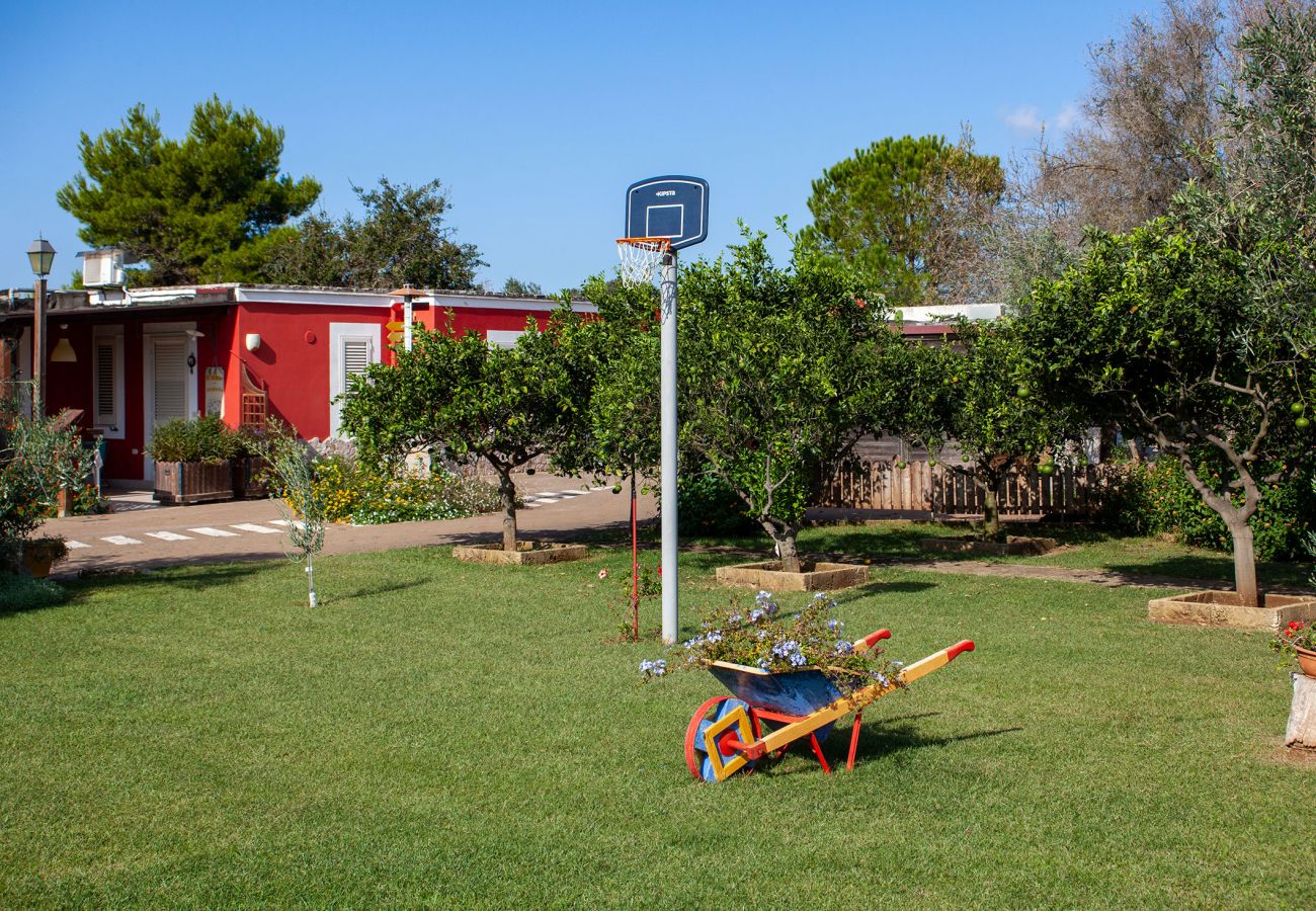 Villa a Neviano - Struttura ricettiva piscina giardino spiaggia v713