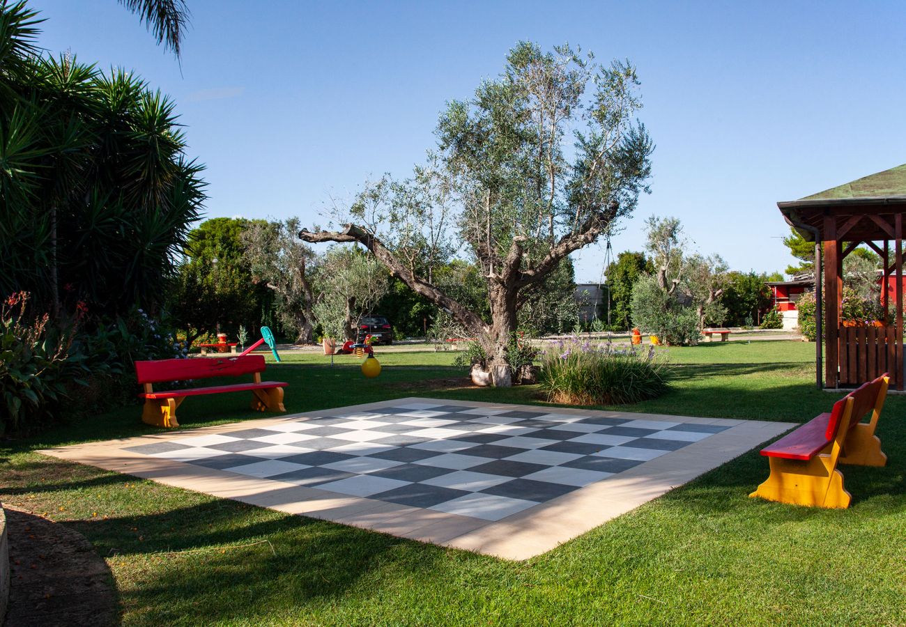 Villa a Neviano - Struttura ricettiva piscina giardino spiaggia v713