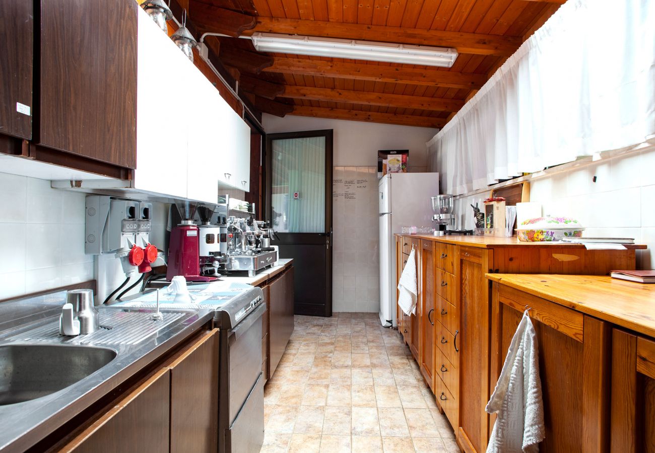 Villa a Neviano - Struttura ricettiva piscina giardino spiaggia v713