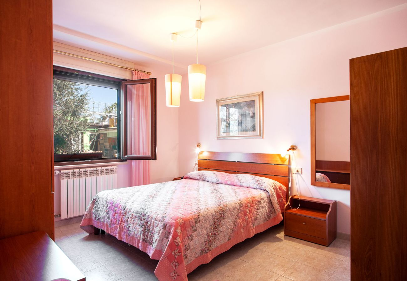 Villa a Neviano - Struttura ricettiva piscina giardino spiaggia v713