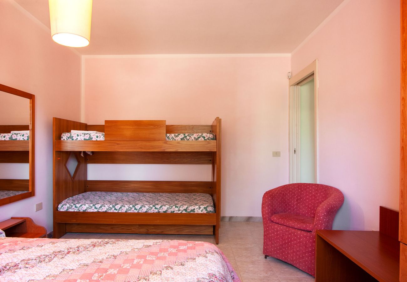Villa a Neviano - Struttura ricettiva piscina giardino spiaggia v713