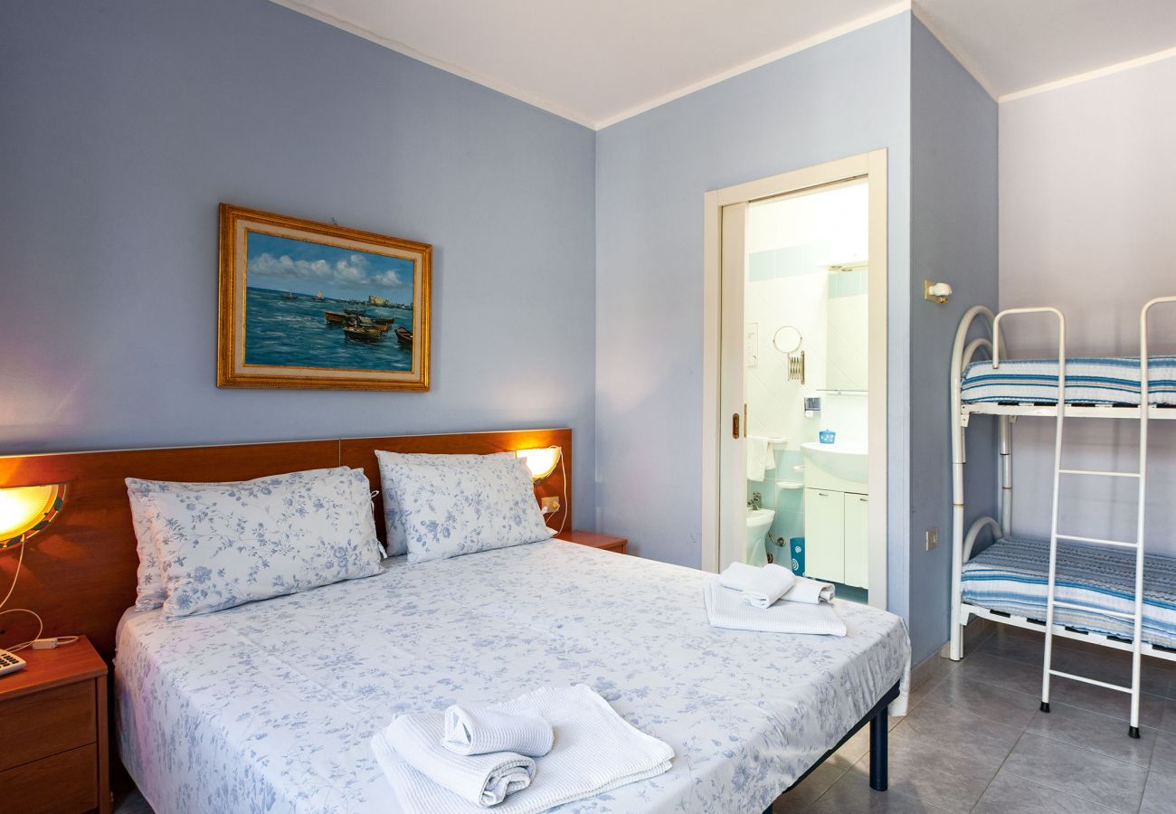 Villa a Neviano - Struttura ricettiva piscina giardino spiaggia v713