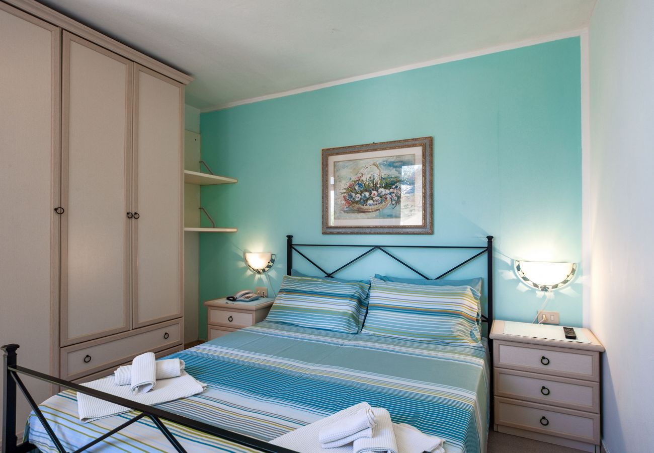 Villa a Neviano - Struttura ricettiva piscina giardino spiaggia v713