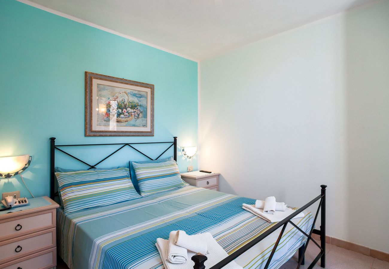 Villa a Neviano - Struttura ricettiva piscina giardino spiaggia v713