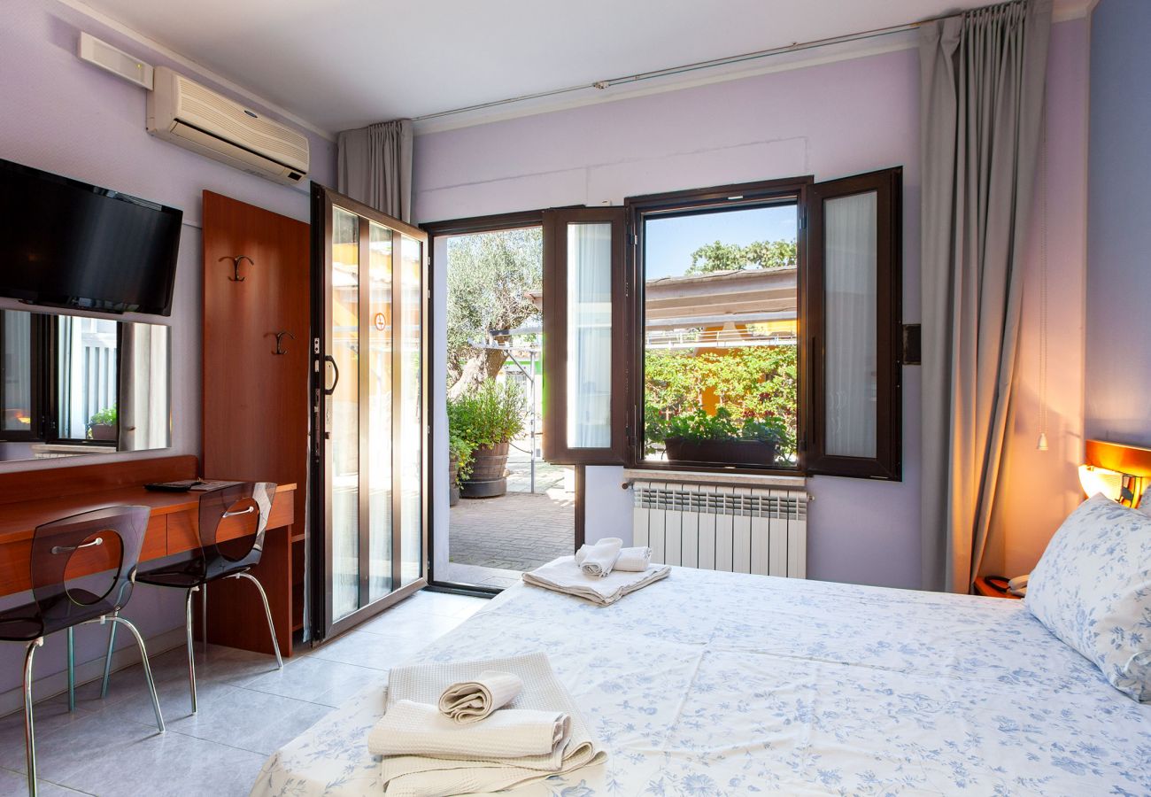 Villa a Neviano - Struttura ricettiva piscina giardino spiaggia v713