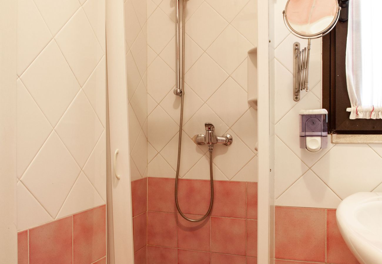 Villa a Neviano - Struttura ricettiva piscina giardino spiaggia v713