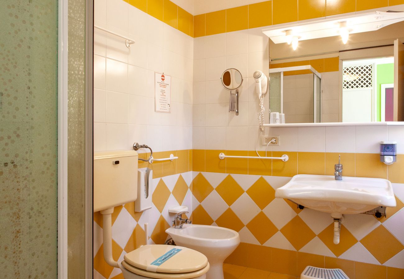 Villa a Neviano - Struttura ricettiva piscina giardino spiaggia v713