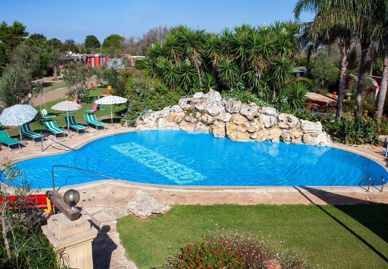 Villa a Neviano - Struttura ricettiva piscina giardino spiaggia v713