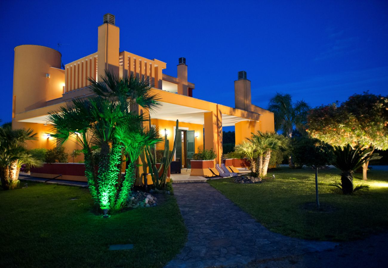 Villa a Sogliano Cavour - Villa in vendita con piscina e grande giardino ed impianto fotovoltaico v799