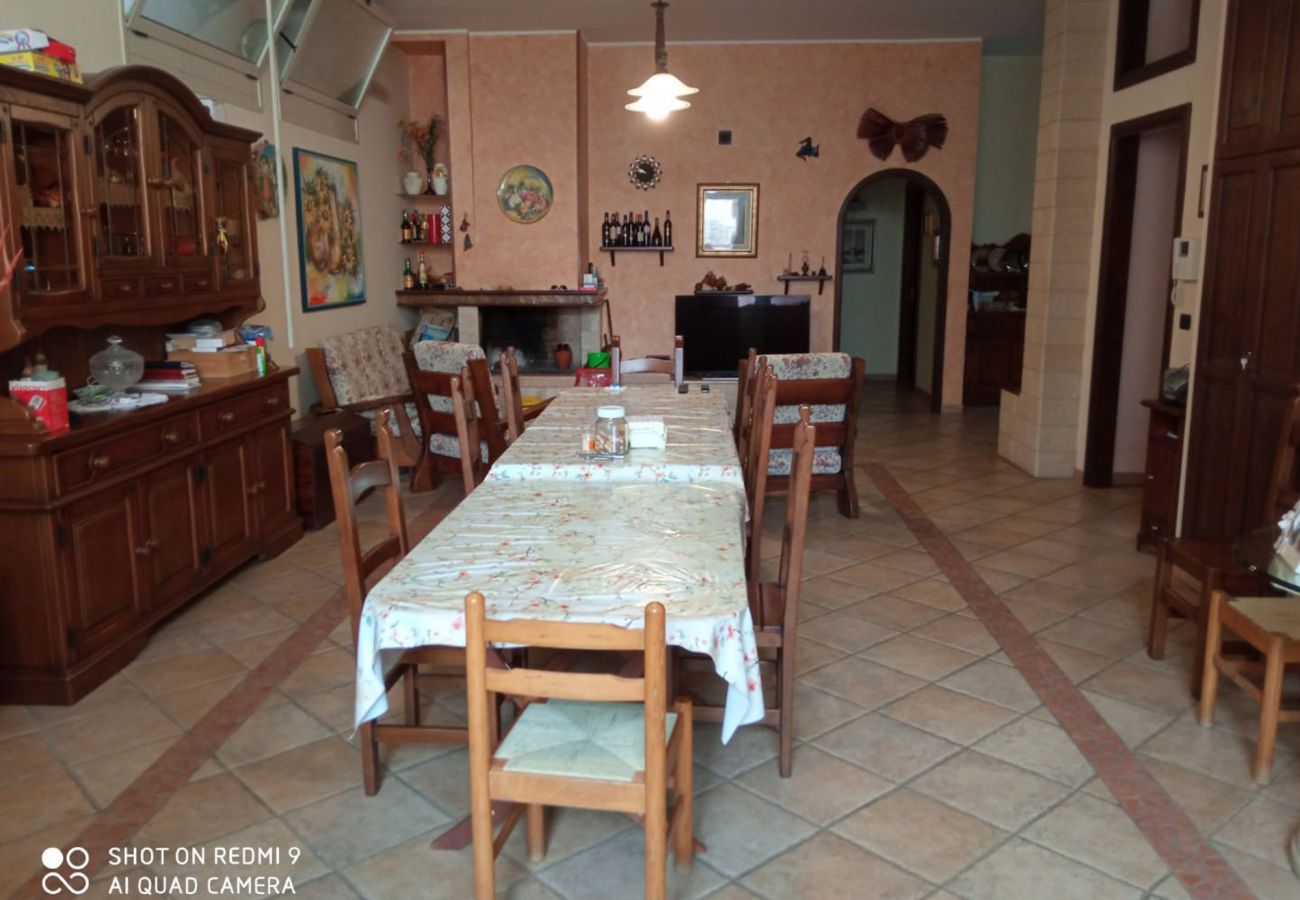 Villa a Sogliano Cavour - Villa in vendita con piscina e grande giardino ed impianto fotovoltaico v799