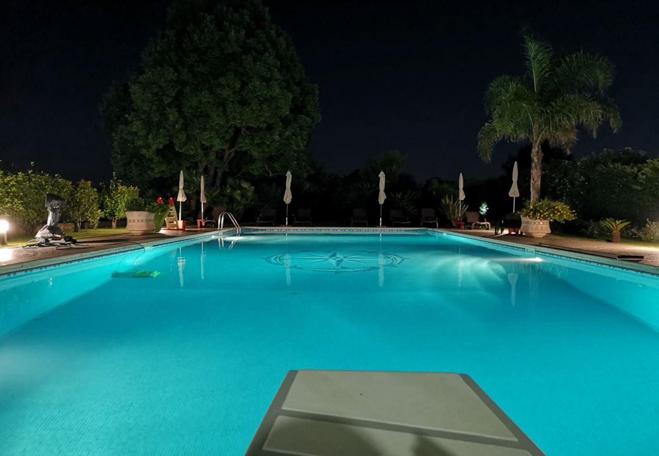 Villa a Sogliano Cavour - Villa in vendita con piscina e grande giardino ed impianto fotovoltaico v799