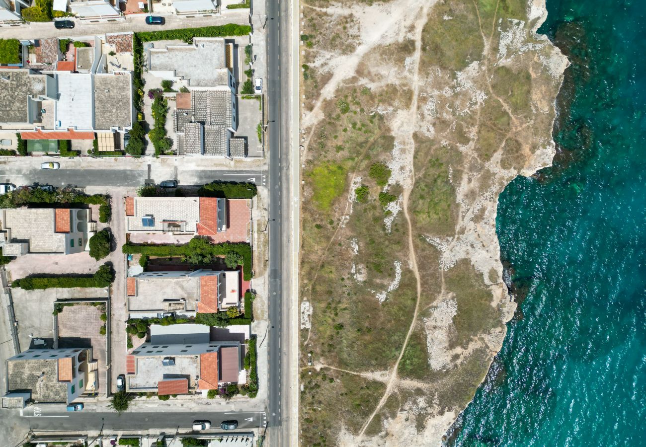Casa a Torre dell´Orso - Vendo villa vista sul mare vicino spiaggia v115